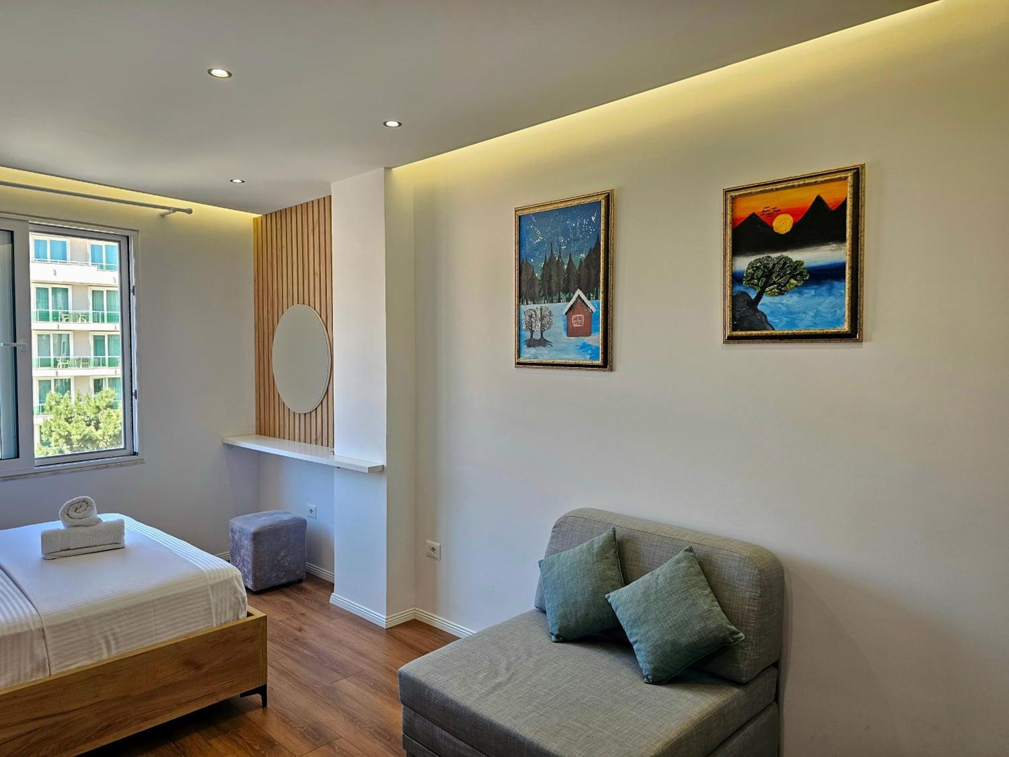 Blue Studio, Modern & Beachfront - By Beta Premium Appartamento *